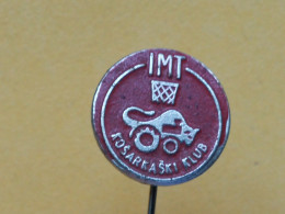 Badge Z-53-1 - BASKETBALL CLUB IMT RAKOVICA, SERBIA, TRACTOR, TRATTORE - Basketbal