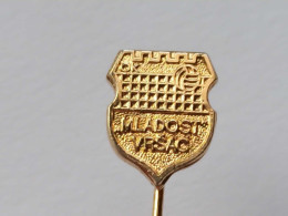 BADGE Z-95-1 - VOLLEYBALL, VOLLEY-BALL CLUB MLADOST, VRSAC, SERBIA - Volleybal