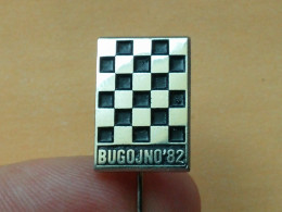 BADGE Z-71-1 - CHESS ECHECS SCHACH AJEDREZ SAKK SAH, BUGOJNO 1982, BOSNIA And Herzegovina, Tournament, Tournoi - Games