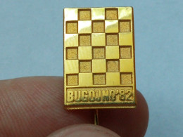 BADGE Z-71-1 - CHESS ECHECS SCHACH AJEDREZ SAKK SAH, BUGOJNO 1982, BOSNIA And Herzegovina, Tournament, Tournoi - Casinos