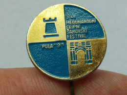 BADGE Z-71-1 - CHESS ECHECS SCHACH AJEDREZ SAKK SAH, Pula 1991, CROATIA, Sahovski Turnir, Tournoi - Casinos