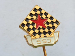 BADGE Z-71-2 - CHESS ECHECS SCHACH AJEDREZ SAKK SAH YUGOSLAVIA ASSOCIATION - Casinos