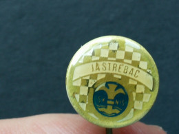 BADGE Z-71-2 - CHESS ECHECS SCHACH AJEDREZ SAKK SAH, JASTREBAC, SERBIA, Club - Jeux