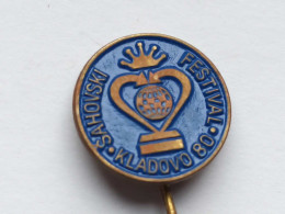 BADGE Z-71-2 - CHESS ECHECS SCHACH AJEDREZ SAKK SAH, TOURNAMENT KLADOVO 80, SERBIA - Jeux