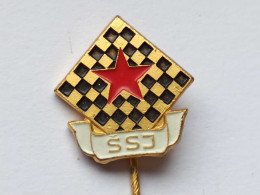 BADGE Z-71-3 - CHESS ECHECS SCHACH AJEDREZ SAKK SAH ,SAHOVSKI SAVEZ, CHESS UNION, Association Yugoslavia - Giochi