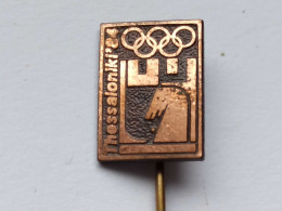 BADGE Z-71-3 - CHESS ECHECS SCHACH AJEDREZ SAKK SAH Thessaloniki 1984, OLYMPIC GAMES - Juegos