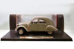 Maisto - CITROEN 2CV 1952 Gris Réf. 10000 BO 1/18 - Maisto