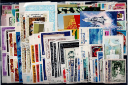 LOT OF 258 STAMPS MINT+USED+ 16 BLOCKS MI- 90 EURO VF!! - Collections (sans Albums)