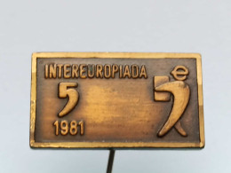 BADGE Z-51-7 - Athlétisme, Athletics, BASKETBALL, FOOTBALL, SPORTS GAMES, Ouvriers JEUX SPORTIFS, INTEREUROPIADA - Atletica