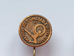 BADGE Z-51-9 - GYMNASTIC, GYMNASTIQUE GUMIJADA MILOJE ZAKIC KRUSEVAC - Atletismo