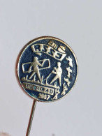 BADGE Z-51-9 - Athlétisme, Athletics, Athletic, WORKERS 'SPORTS GAMES, JEUX DE SPORT POUR TRAVAILLEURS, BELGRADE - Atletismo