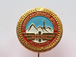 BADGE Z-74-2 - ALPINISM, Mountain, Mountaineering, ASSOCIATION ZELEZNICAR, BELGRADE, SERBIA - Alpinismo, Escalada