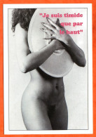 CP NU Femme Nue Nude Girl Je Suis Timide Par Le Haut  Carte Vierge TBE - Pin-Ups