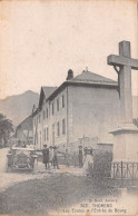 THORENS (Savoie) - Glières - Les Ecoles Et L'Entrée Du Bourg - Automobile Décapotable, La Croix - Thorens-Glières