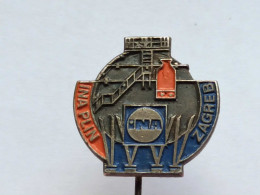 BADGE Z-44-1 - Oil Industry, Fuel, Gas, Oil, INA, PETROKEMIJA KUTINA, CROATIA,  RAFINERIJA, RAFFINERIE, REFINERY - Carburants