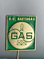 BADGE Z-44-1 - Oil Industry, Fuel, Gas, Oil, NAFTAGAS, YUGOSLAVIA - Carburants