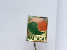 BADGE Z-44-1 - Oil Industry, Fuel, Gas, Oil, NAFTAGAS, YUGOSLAVIA - Kraftstoffe