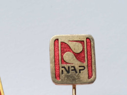 BADGE Z-44-1 - Oil Industry, Fuel, Gas, Oil, NAP Pancevo, Serbia,  RAFINERIJA, RAFFINERIE, REFINERY - Carburants