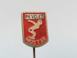 BADGE Z-64-1- SWIMMING  NATATION CLUB VELEZ, MOSTAR - Natación