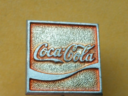 BADGE Z-42-1 - COCA COLA - Coca-Cola