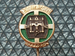 BADGE Z-42-1 - PILSNER URQUELL Beer Bier, PRAZDROJ, CZECH REPUBLIC - Beer