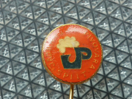 BADGE Z-42-2 - PIVOVARA SPLIT, CROATIA, Beer Bier , BIERE - Bierpins