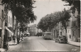 CPSM Sigean (11) Route Nationale (autobus, Voiture, Véhicule, Traction) - Sigean