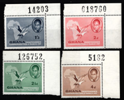 Ghana - 1957 - Effigie Du Président Nkrumah En Médaillon - 4 Tp Y&T N° 10/13 MNH ** - Coin De Feuille Numéro Neufs - New - Ghana (1957-...)