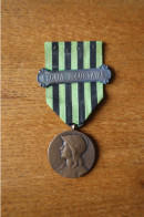 Médaille ENGAGE VOLONTAIRE  Guerre De 1870 1871  Avec Barrette - Frankreich