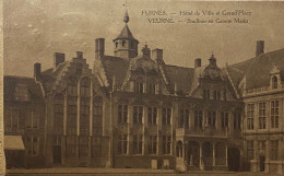 Veurne Stadhuis En Grote Markt - Veurne