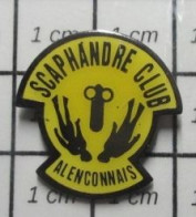 419 Pin's Pins / Rare Et De Belle Qualité !!! SPORTS / PLONGEE SOUS MARINE SCAPHANDRE CLUB ALENCONNAIS - Immersione