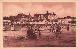 FRANCE - Pornichet - Le Casino Et La Plage - LL - Animé - Parasols - Carte Postale Ancienne - Pornichet