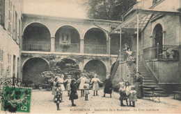 Montbrison * Institution De La Madeleine , La Cour Intérieure * Jeux Enfants école - Montbrison