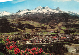 FRANCE - Barcelonnette - Vue Générale - Le Chapeau De Gendarme Et Le Pain De Sucre - Carte Postale Récente - Barcelonnette