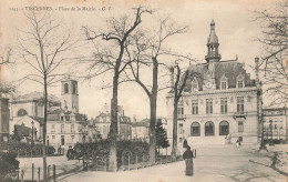 Vincennes * La Place De La Mairie * Hôtel De Ville - Vincennes