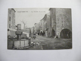 A535 . CPA. 83. ROQUEBRUNE. (Var). La Vieille Fontaine. Beau Plan Animé.  Non écrite - Roquebrune-sur-Argens