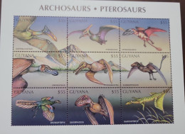 P) 1998 GUYANA, PREHISTORIC ANIMAL, ARCHOSAURS AND PTEROSAURS, MINISHEET, MNH - Guyana (1966-...)