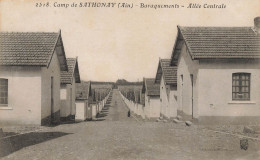 Sathonay * Le Camp * Baraquements * Allée Centrale * Caserne Militaire * Militaria - Non Classés