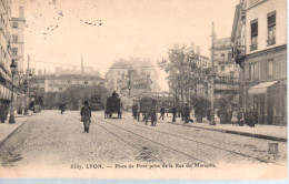 LYON  -  Place Du Pont Prise De La Rue De Marseille  -  Calèches  -  N°5337  -  Pas Courant - Lyon 7