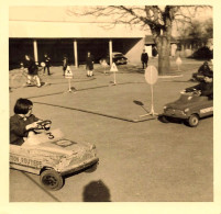 Voiture à Pédales * Marque Type Modèle ? * Jeu Jouet Enfant * Jeux Jouets Enfants Automobile Auto * Photo Ancienne 9x9cm - Jeux Et Jouets