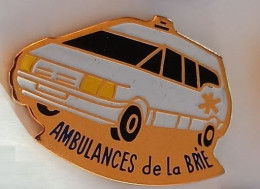 TT217 Pin's Ambulance Renault Espace Ambulances De La Brie à Vaux-le-Pénil Seine-et-Marne Achat Immédiat - Renault