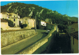 CPM..84..ROBION..VAUCLUSE..VILLAGE PROVENCAL PRES DE CAVAILLON - Robion