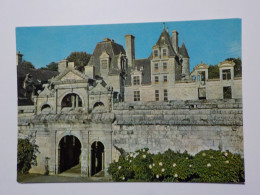 SAINT VOUGAY    Chateau De Kerjean    Portique De L'Entrée - Saint-Vougay