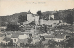 CHATELDON - Vue Avec Le Château - Rare - Chateldon