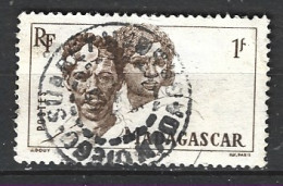 MADAGASCAR. N°306 Oblitéré De 1946. Types Sakalaves. - Used Stamps