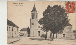 Mereville  91  Carte Circulée Timbrée La Place De L'Eglise - Mereville