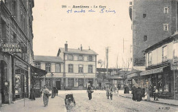 Asnières Sur Seine       92        Rue Et Extérieur De La Gare    . N°205  (voir Scan) - Asnieres Sur Seine