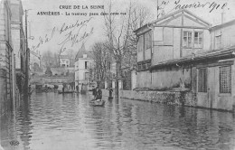 Asnières Sur Seine       92        Inondations  De  1910.     Le Tramway Passe Dans Cette Rue         (voir Scan) - Asnieres Sur Seine