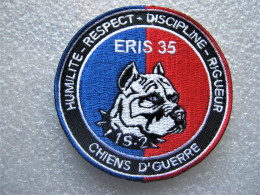 ECUSSON GEND. ADM. PENITENTIAIRE 15-2 ERIS 35 CHIENS ETAT SUP SCRATCH 80MM - Policia