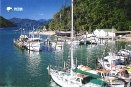 PICTON, SOUTH ISLAND, PORT, BOATS, ARCHITECTURE, BEACH, KIWI BIRD LOGO, NEW ZEALAND - Nouvelle-Zélande